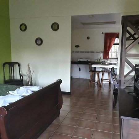 Dos Palmas Studio Apartments Río Segundo Eksteriør bilde