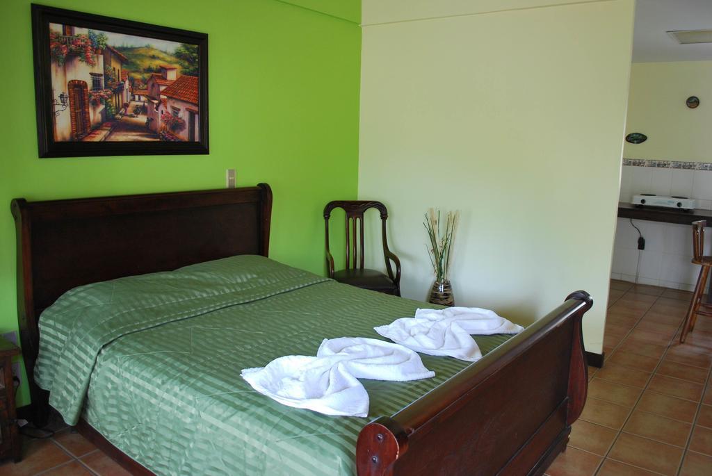Dos Palmas Studio Apartments Río Segundo Eksteriør bilde