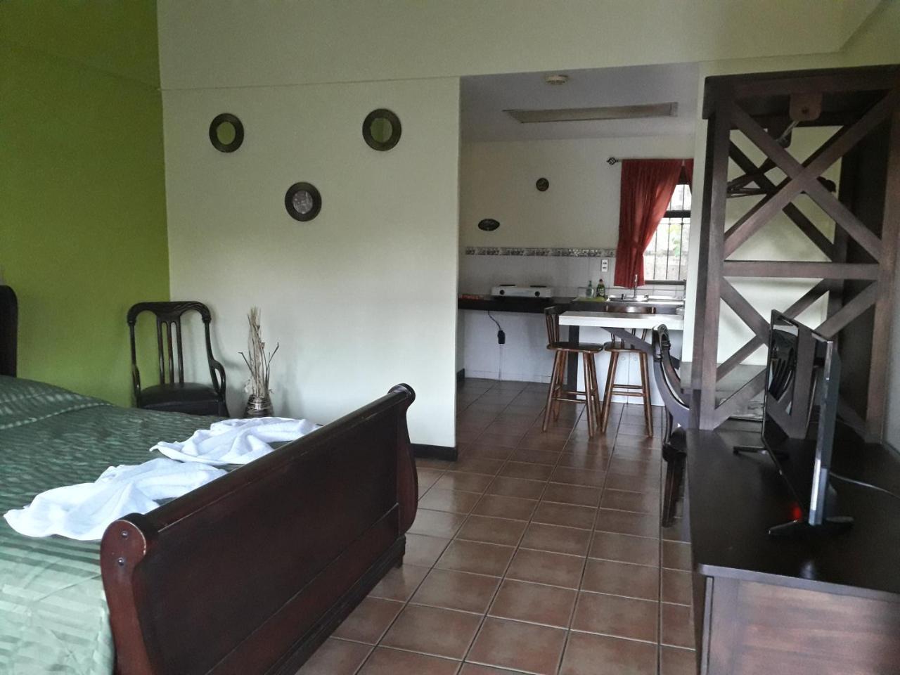 Dos Palmas Studio Apartments Río Segundo Eksteriør bilde
